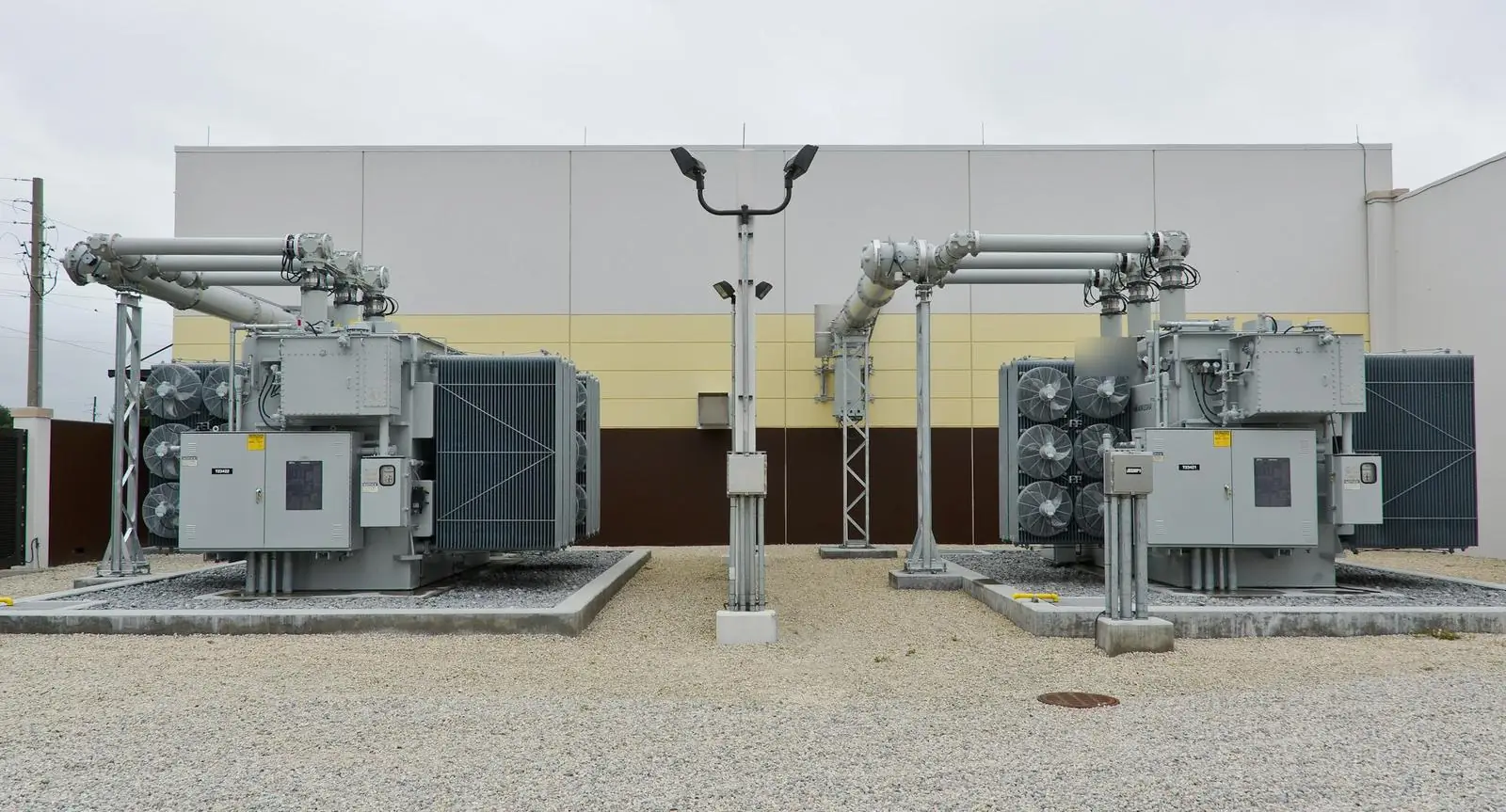 Power transformers with radiator banks